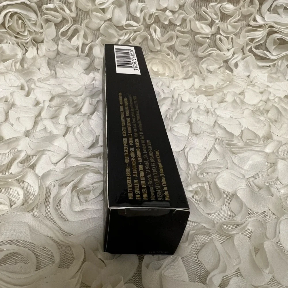 BNWT!🖤Urban decay x prince multitasker brush limited Edition 🖤
